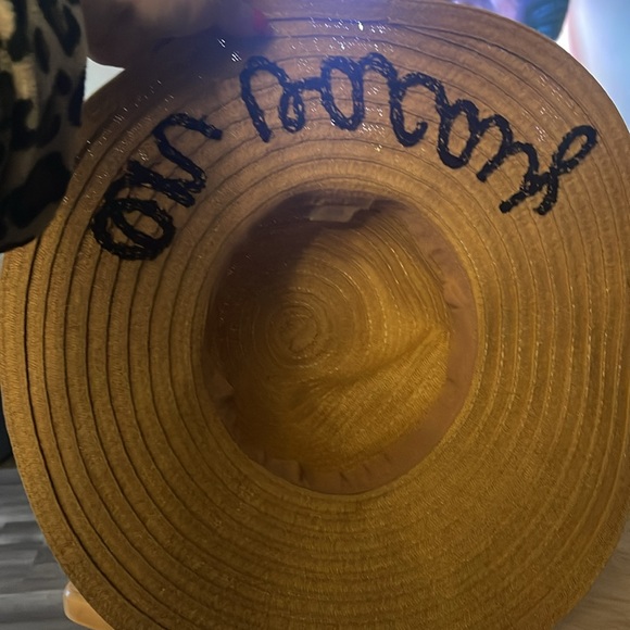 On Vacay Hat. New no tags. Never worn - Picture 3 of 4